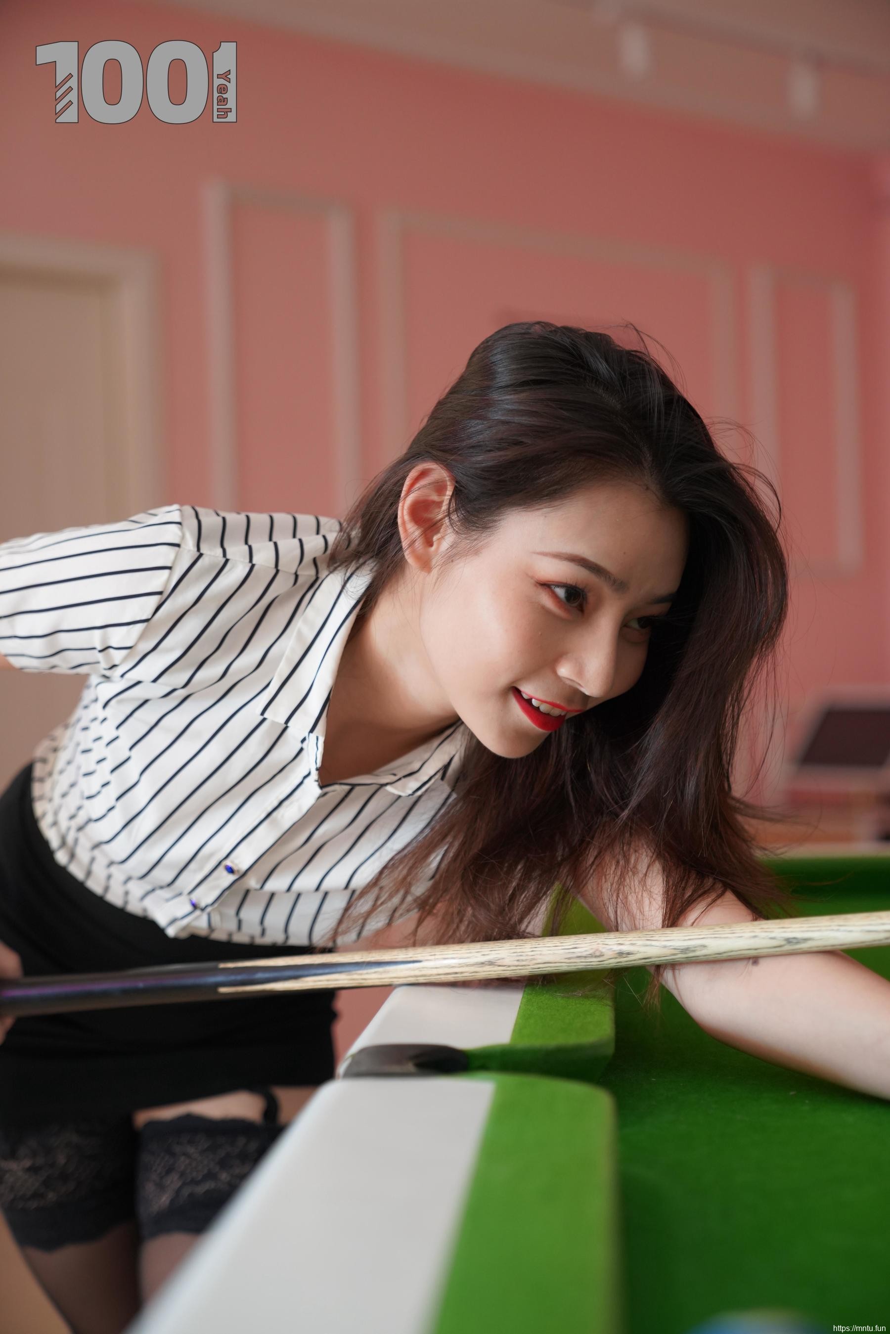 模特真真 《桌球女教练1》 [IESS一千零一夜] 美腿丝足