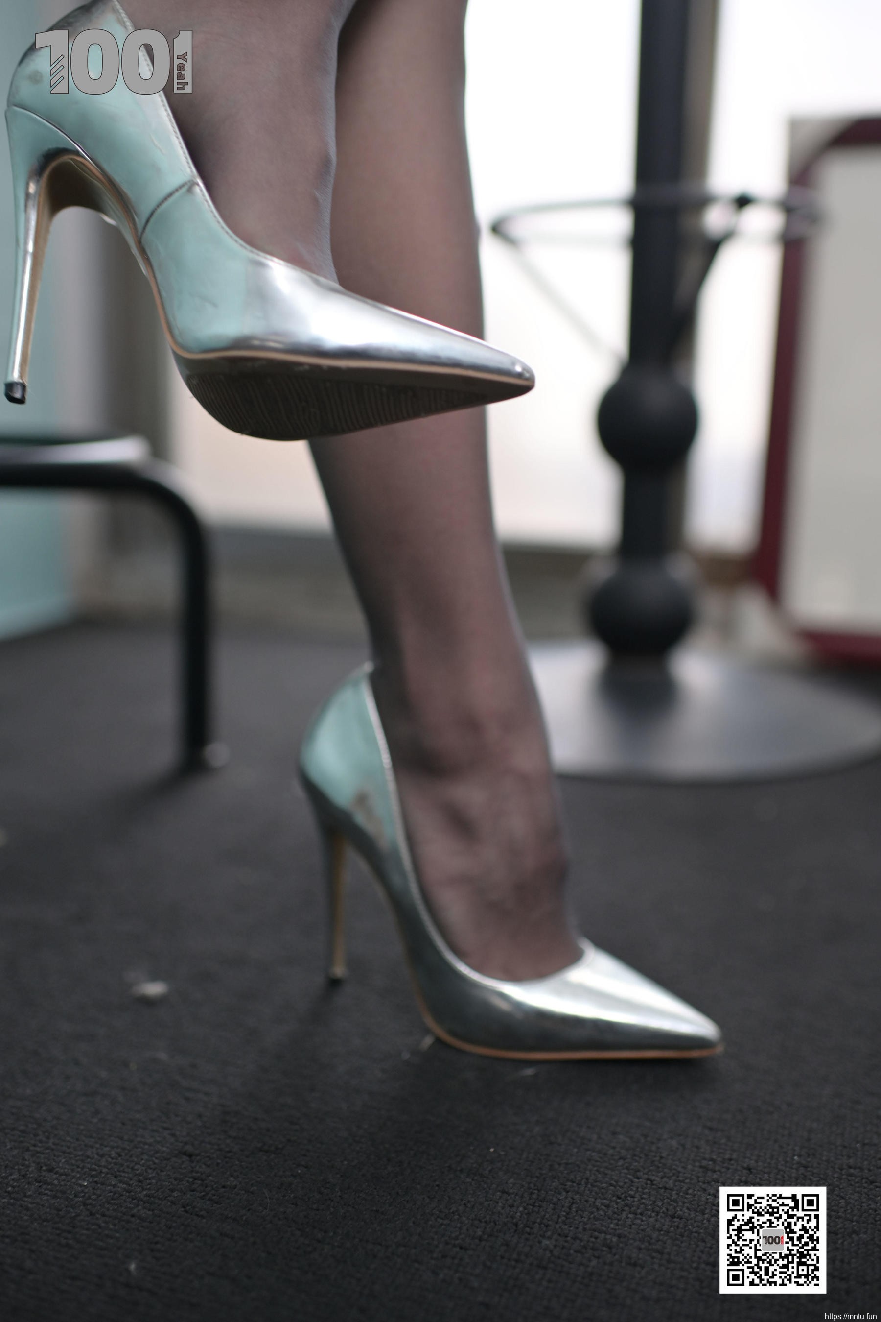 模特真真 《稀释胶囊2》  [一千零一夜IESS] 美腿丝足