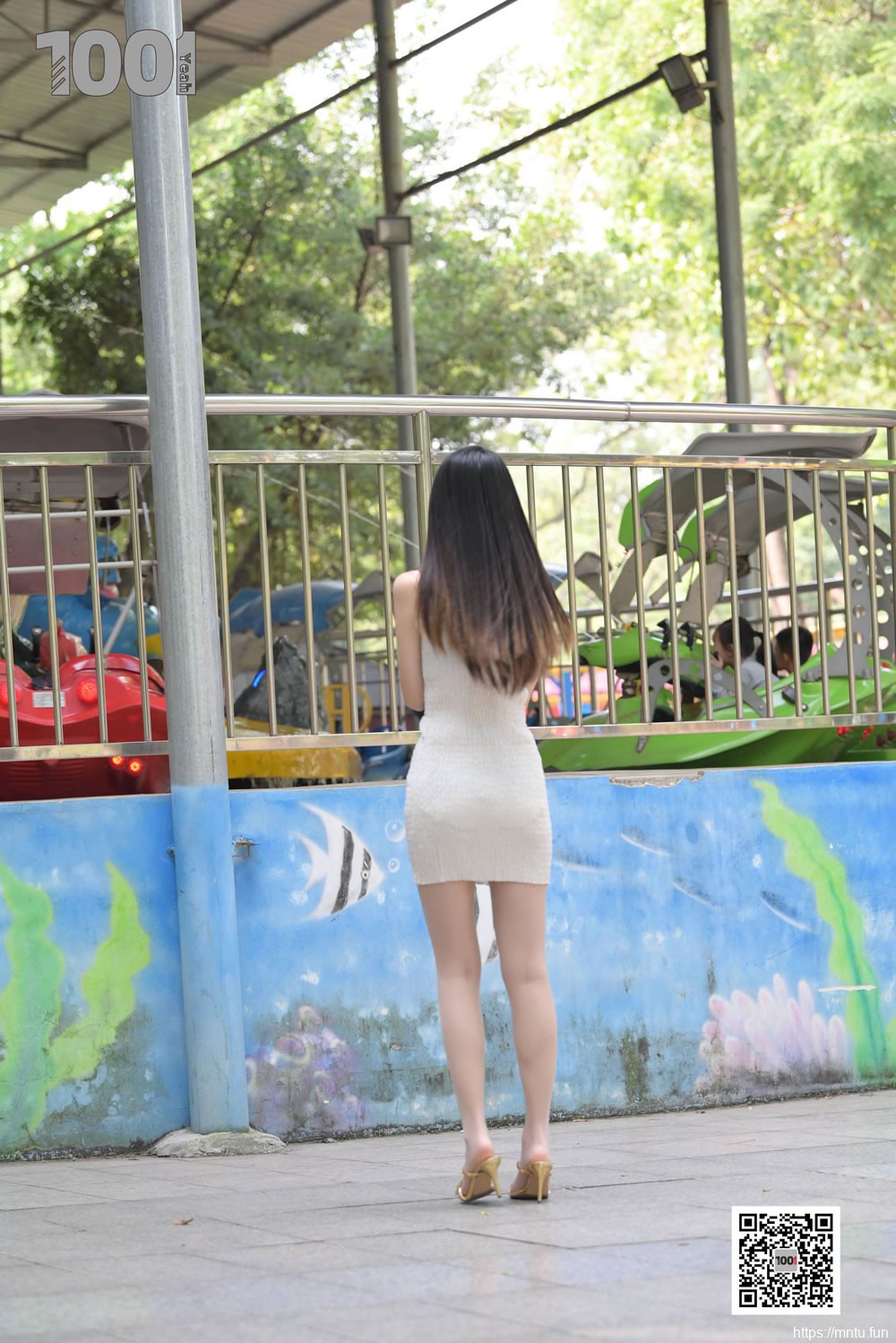 模特腿腿 《妈妈，阿谁姐姐有冰淇淋2》 [IESS一千零一夜] 美腿丝足