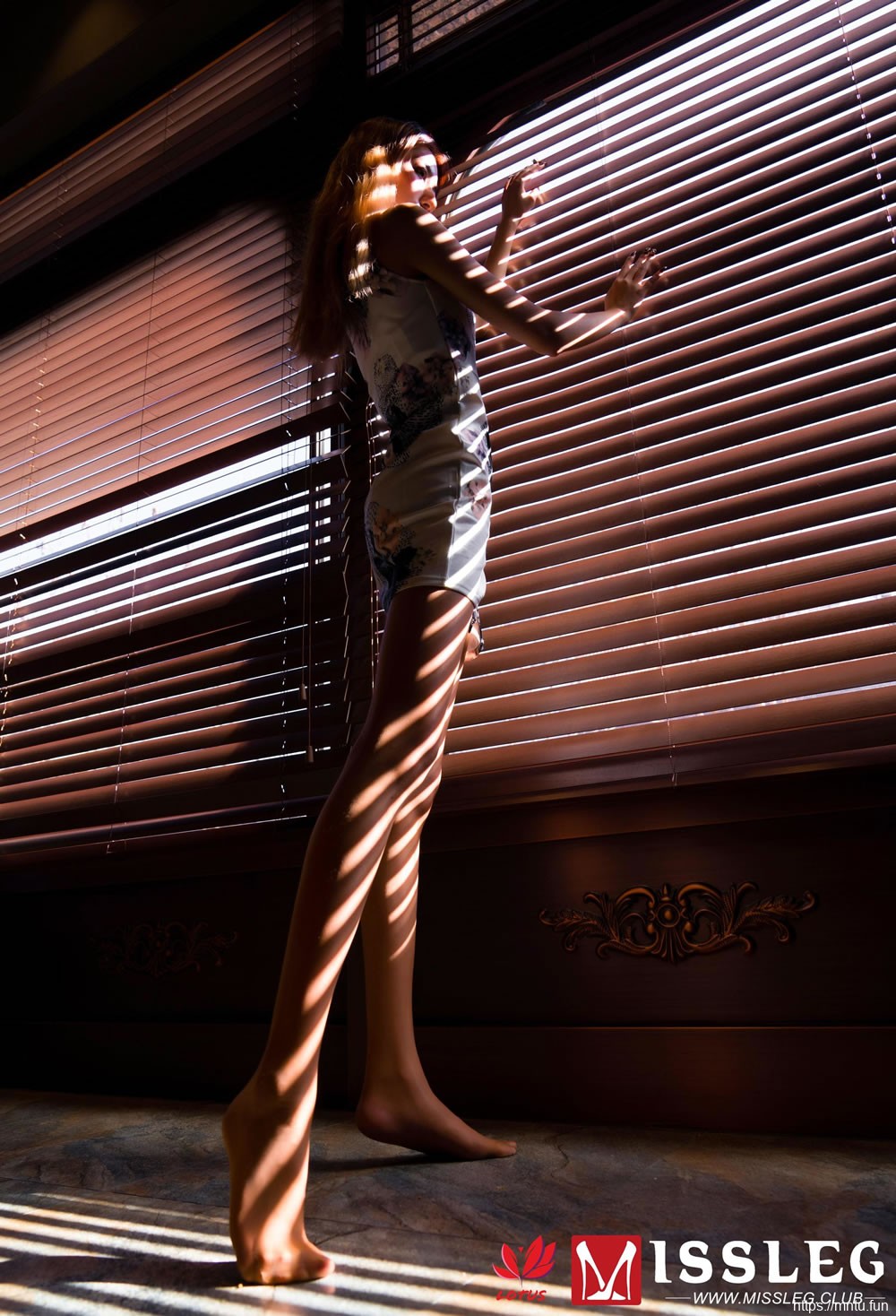 心语《旗袍美人+吊带肚兜》 [蜜丝MISSLEG] M008