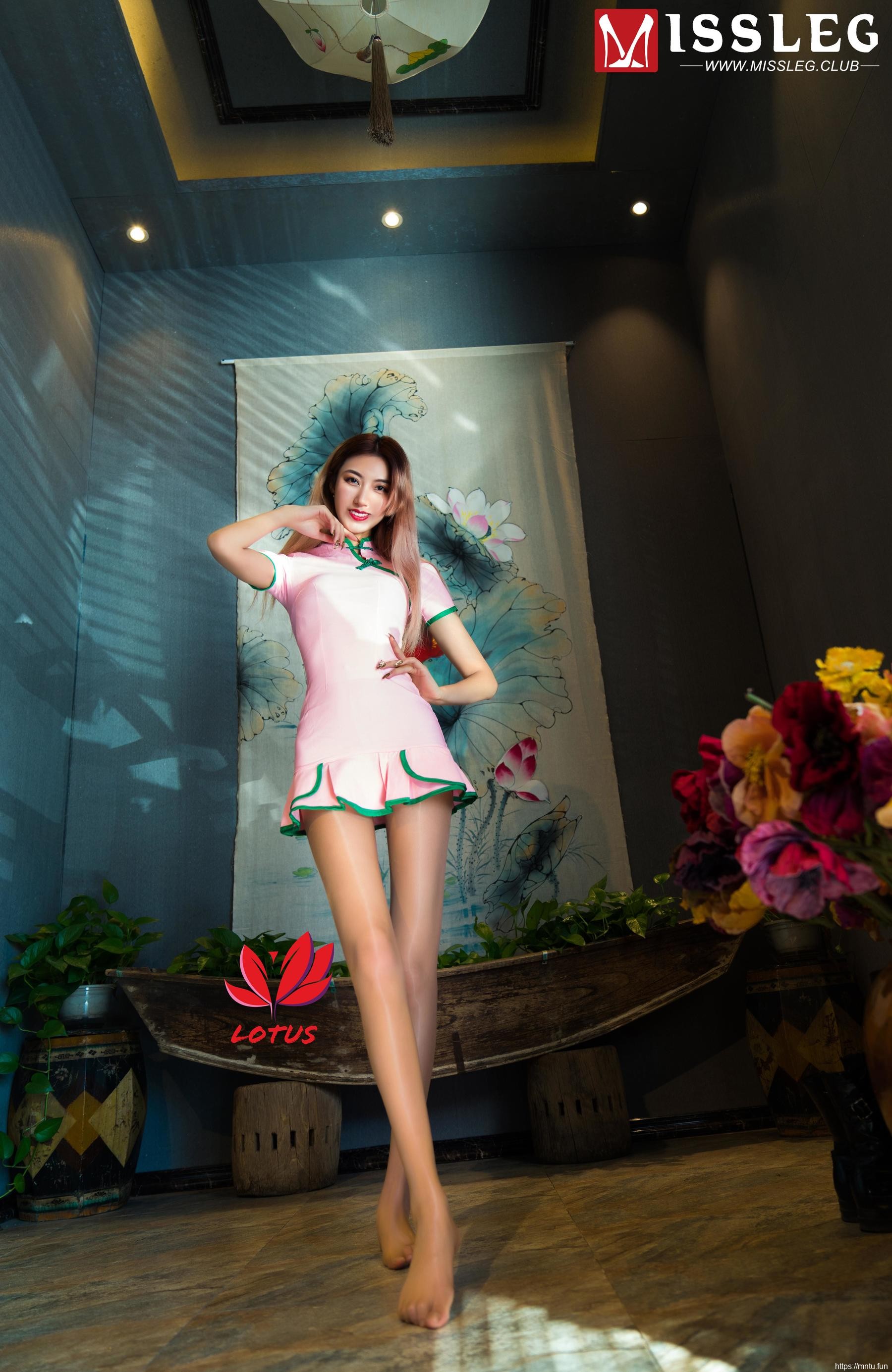 心语《旗袍美人+吊带肚兜》 [蜜丝MISSLEG] M008