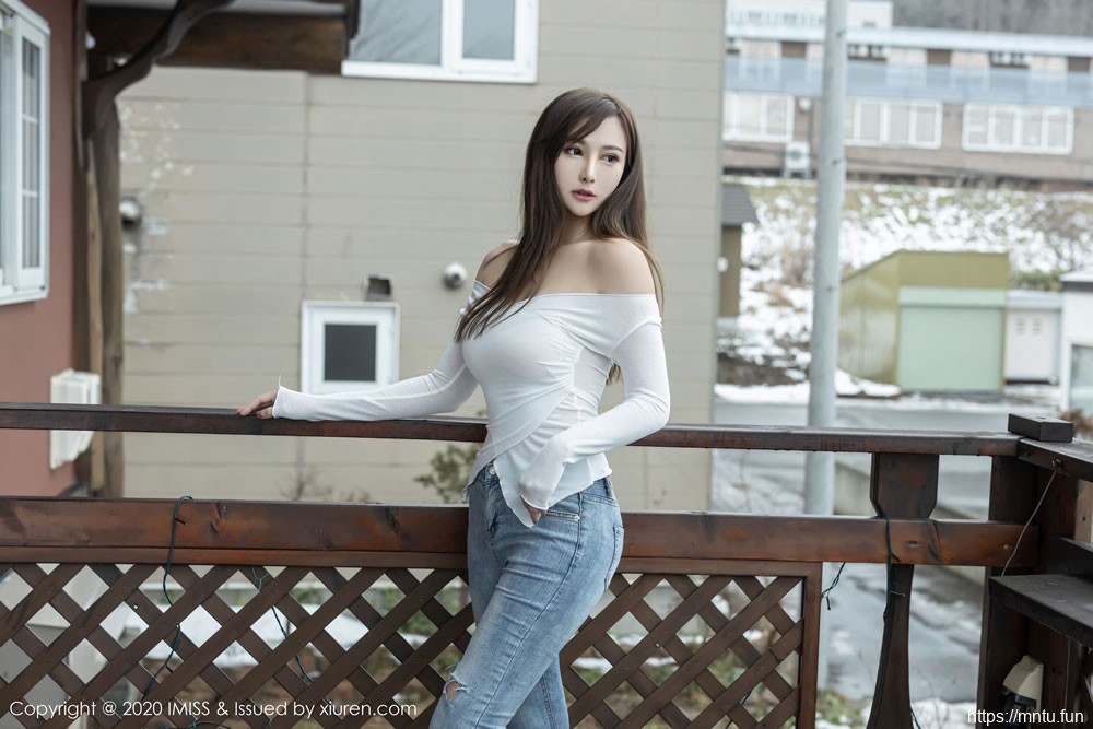 [爱蜜社IMiss] Vol.452 Lavinia肉肉 《性感牛仔裤+美腿丝袜》