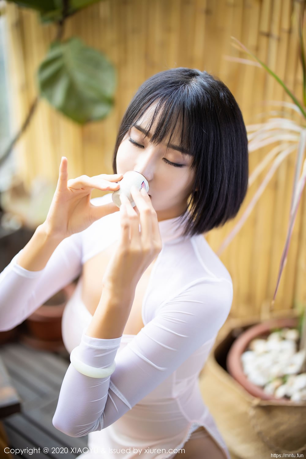 [语画界XIAOYU] Vol.269 蓝夏Akasha 《扇子与朦胧丝袜》