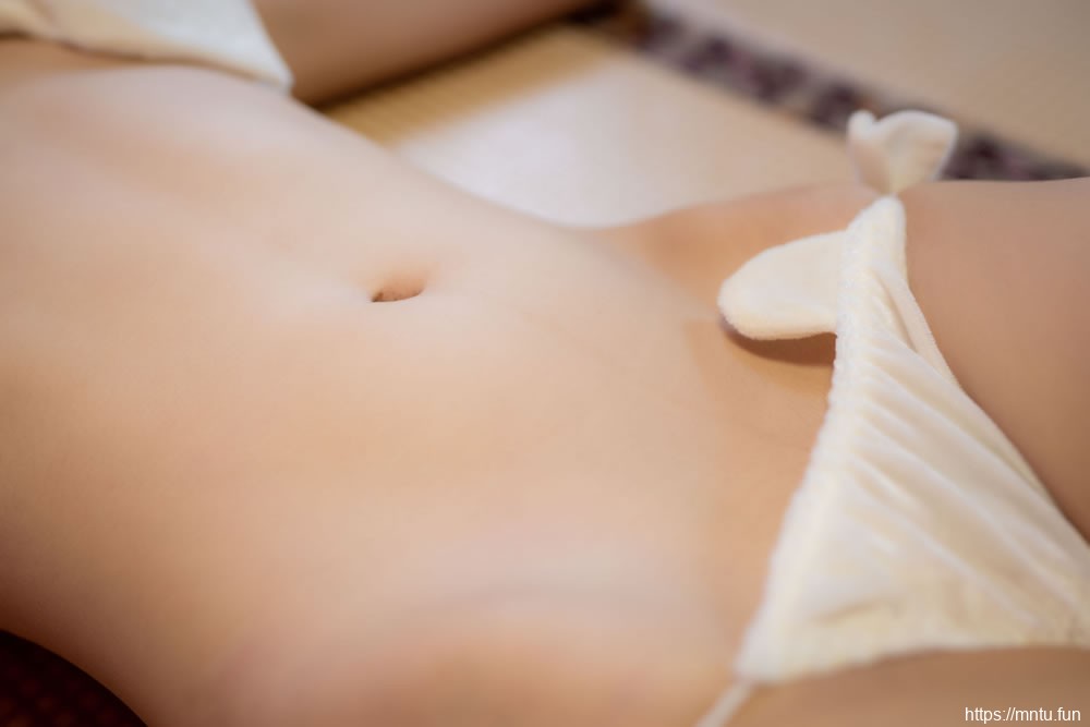 [网红Coser] 西瓜 《白猫咪内衣》