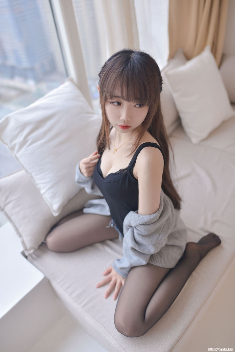 Coser雪琪SAMA 《牛仔黑丝大姐姐》