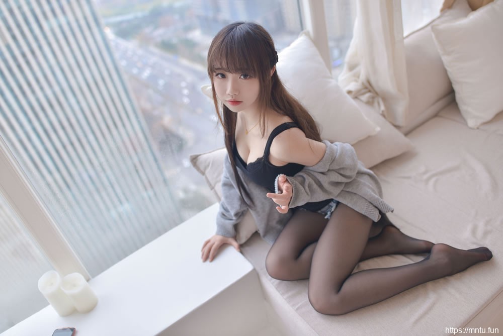 Coser雪琪SAMA 《牛仔黑丝大姐姐》