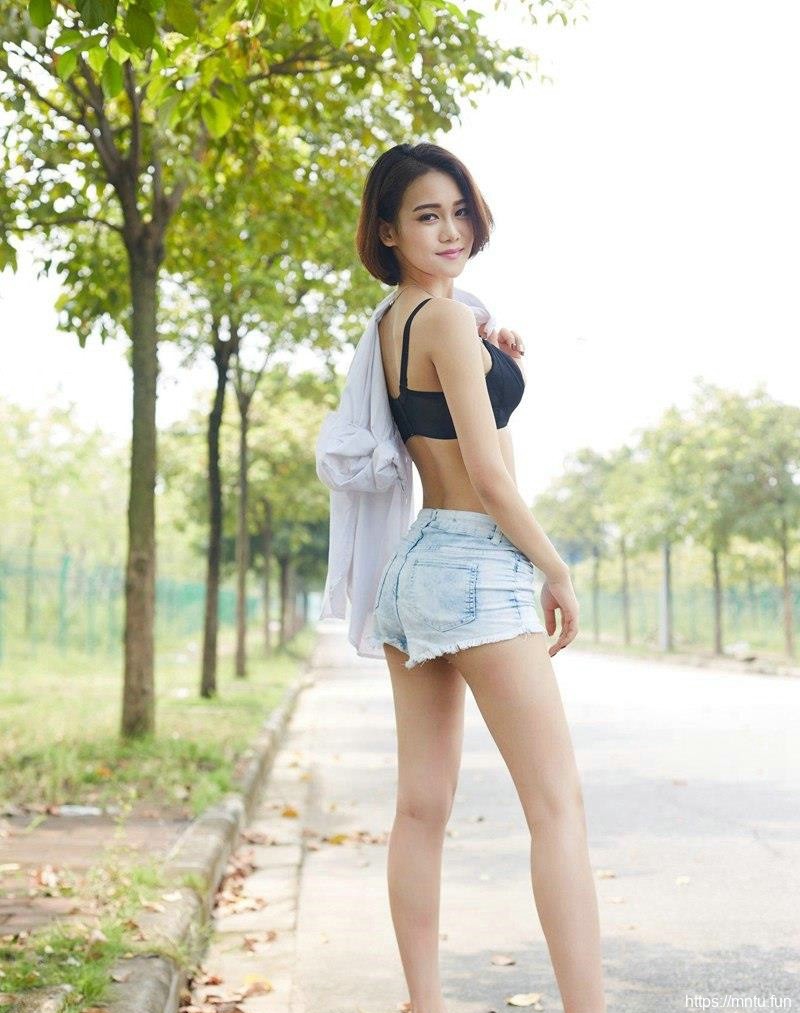 性感比基尼女孩娜娜baby大胆美臀诱惑写真美图