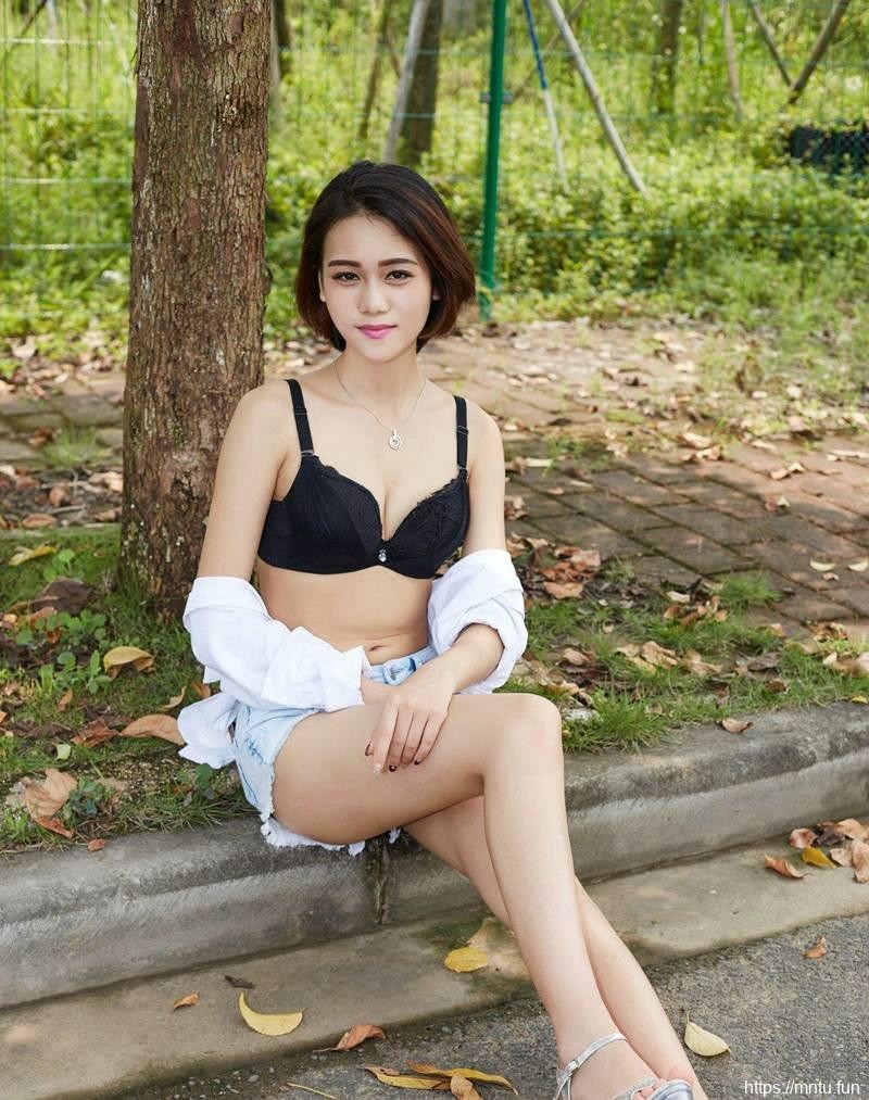 性感比基尼女孩娜娜baby大胆美臀诱惑写真美图