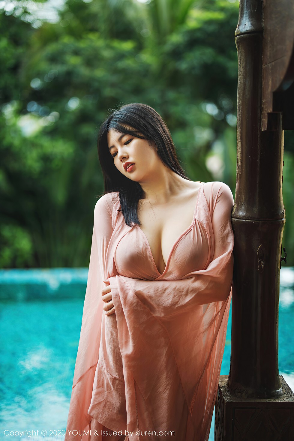 [YouMi尤蜜荟]Vol.523_女神娜露Selena西双版纳旅拍轻薄粉色长裙秀傲人豪乳诱惑写真89P