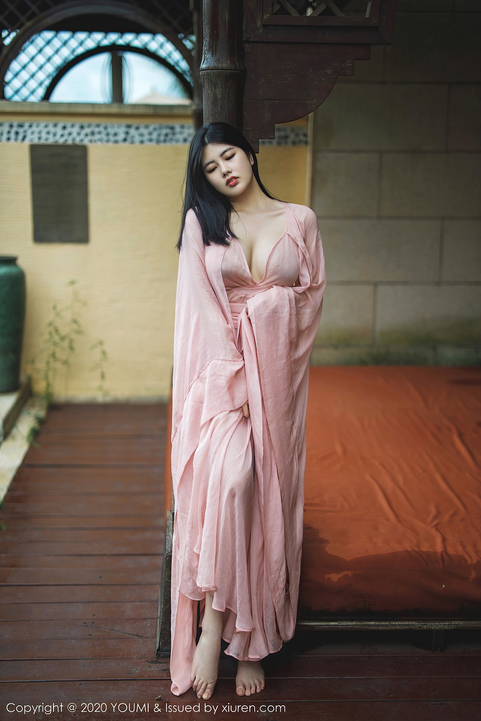[YouMi尤蜜荟]Vol.523_女神娜露Selena西双版纳旅拍轻薄粉色长裙秀傲人豪乳诱惑写真89P