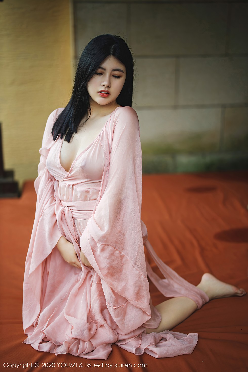 [YouMi尤蜜荟]Vol.523_女神娜露Selena西双版纳旅拍轻薄粉色长裙秀傲人豪乳诱惑写真89P