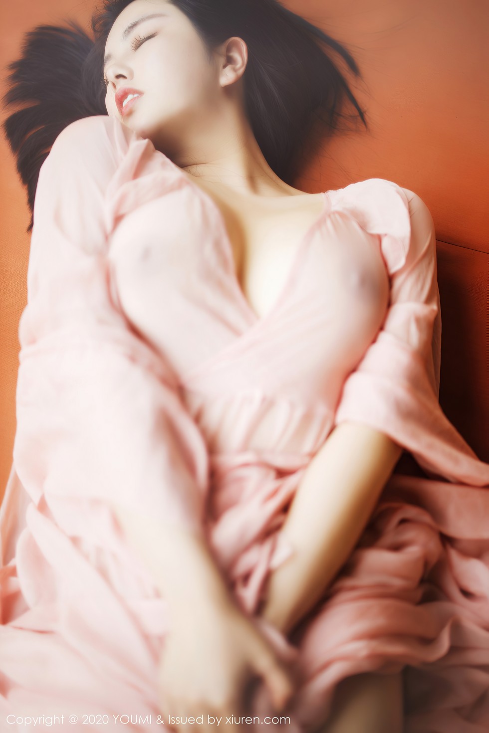 [YouMi尤蜜荟]Vol.523_女神娜露Selena西双版纳旅拍轻薄粉色长裙秀傲人豪乳诱惑写真89P