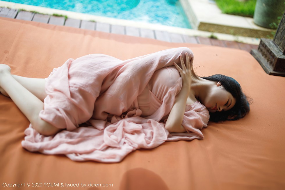 [YouMi尤蜜荟]Vol.523_女神娜露Selena西双版纳旅拍轻薄粉色长裙秀傲人豪乳诱惑写真89P