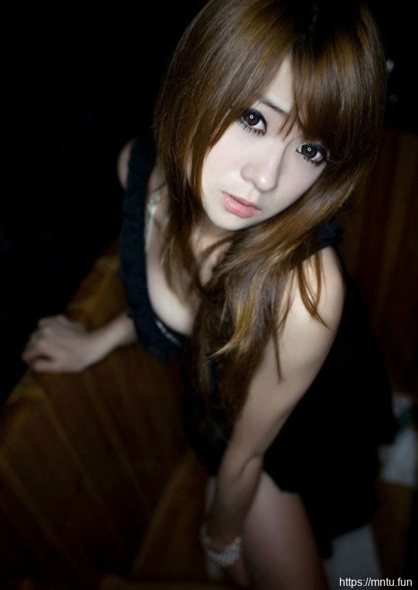 楚楚动人清纯女生性感自拍