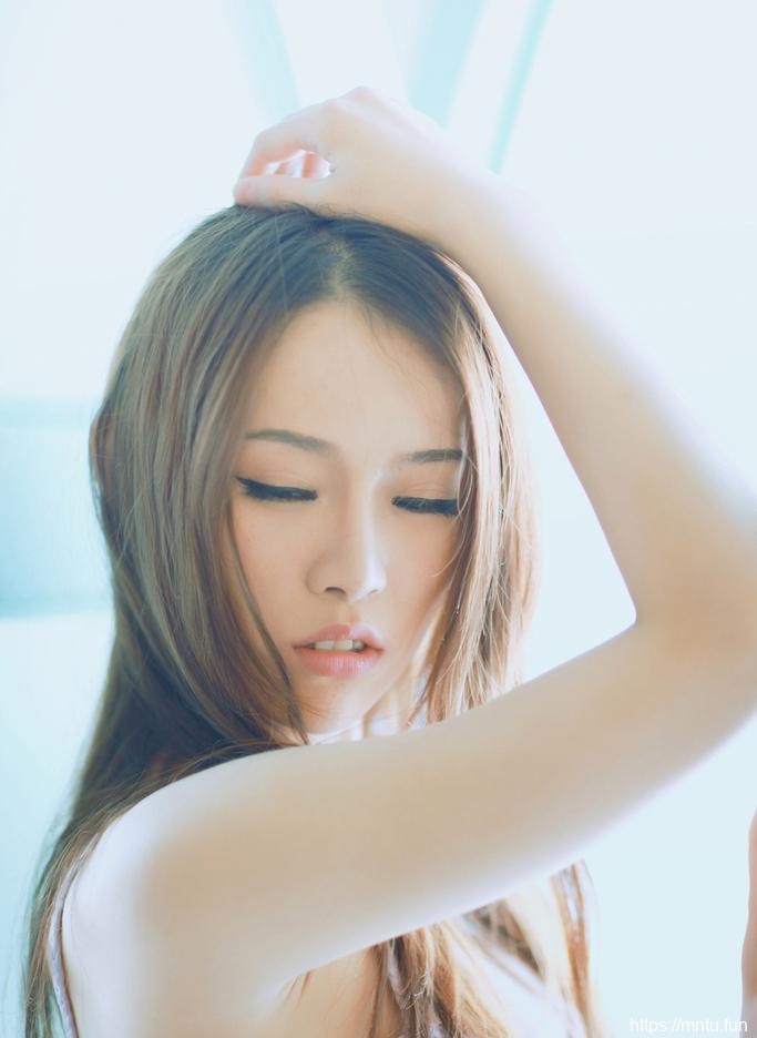 素颜清纯女生唯美艺术写真集