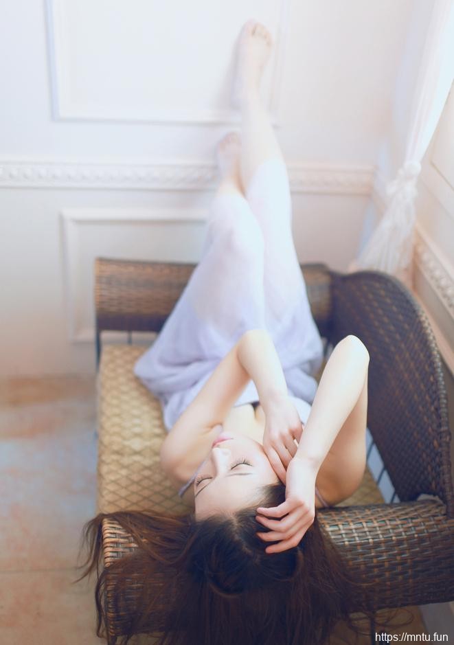 素颜清纯女生唯美艺术写真集