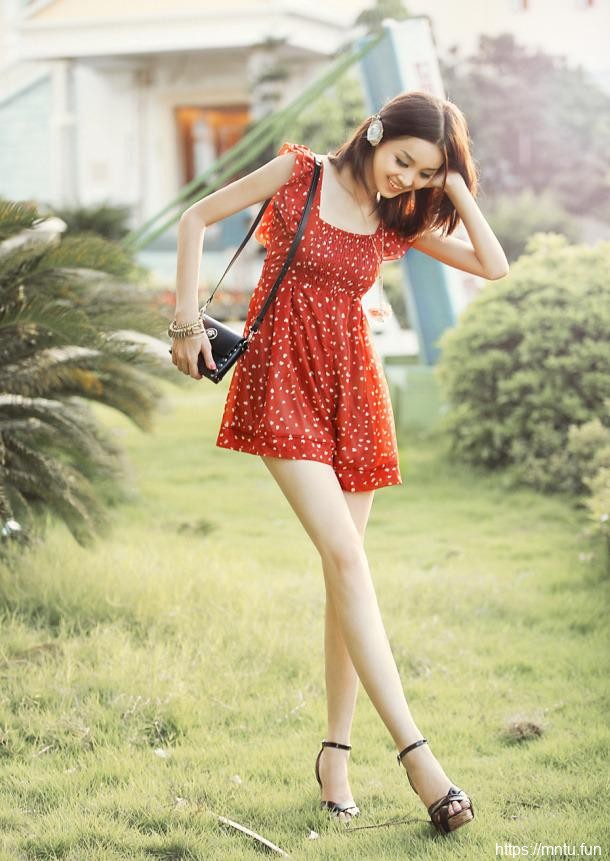 夏日长腿小清新美女养眼街拍