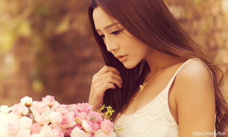 清纯忧郁女生浪漫艺术写真欣赏