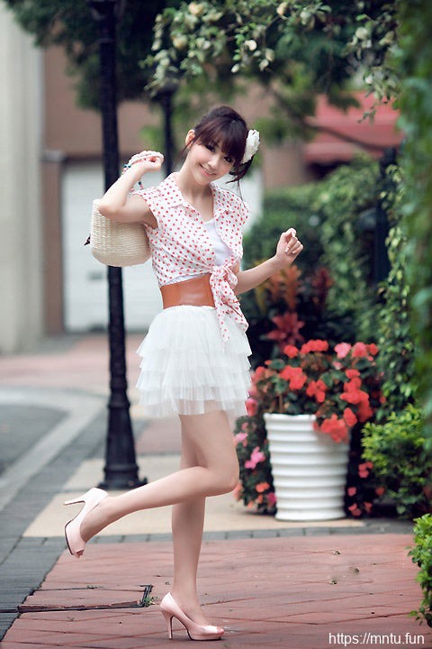 漂亮清纯校花养眼写真摄影