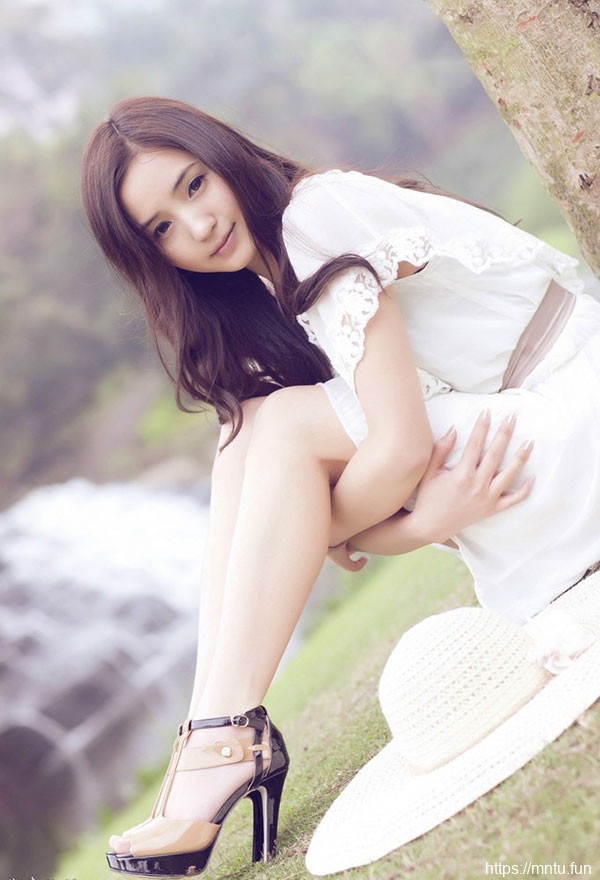 漂亮清纯校花养眼写真摄影