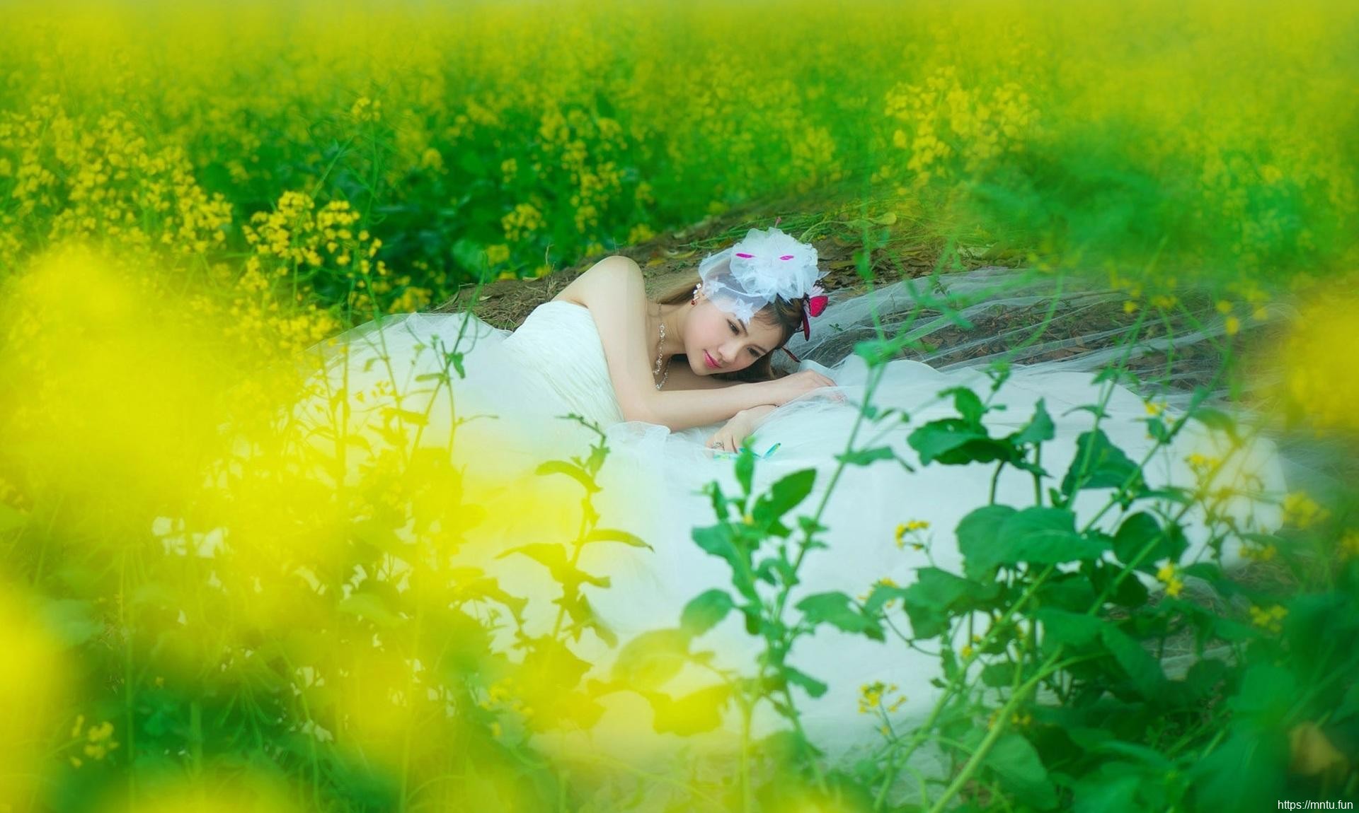 小清新美女外拍展现印度美女风情