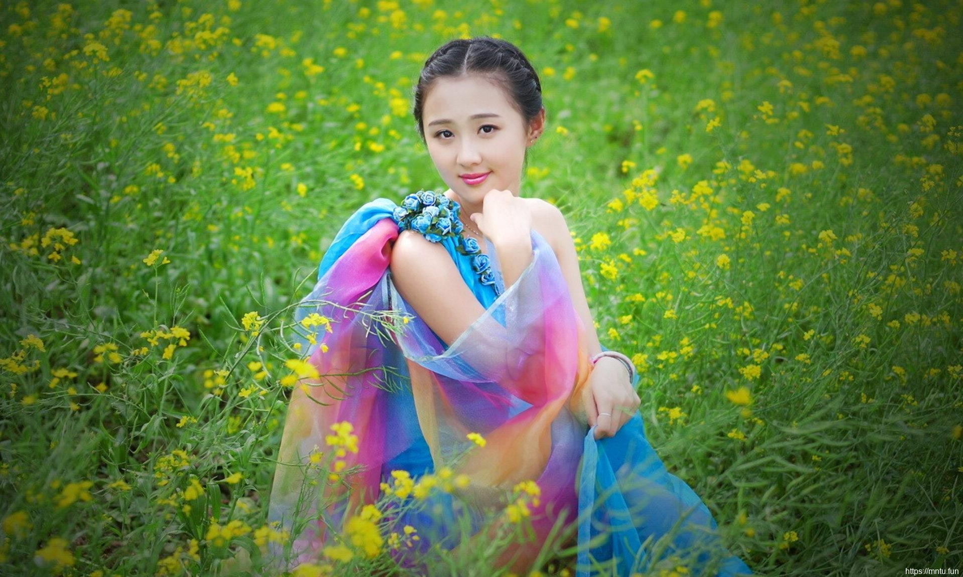 小清新美女外拍展现印度美女风情