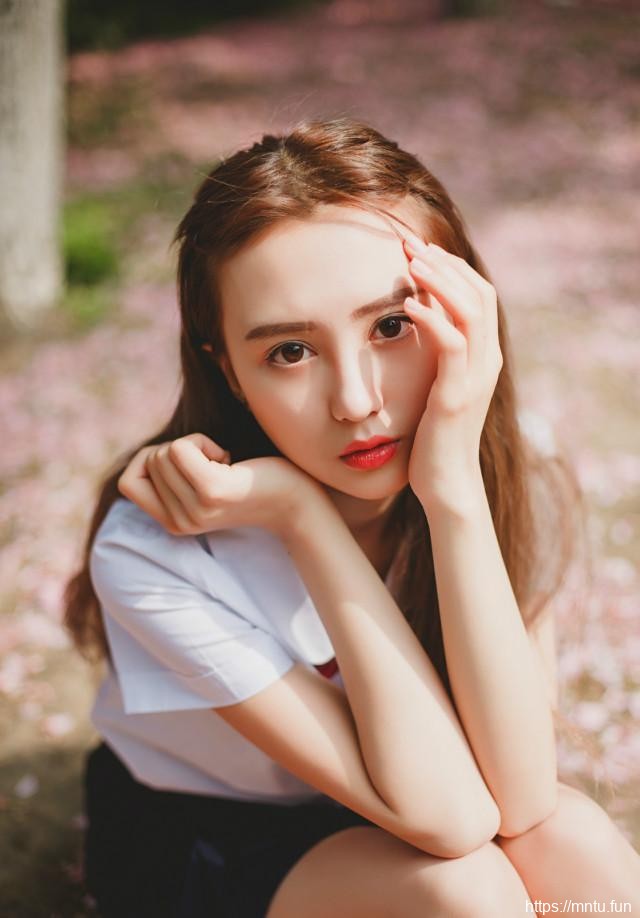 气质美女校服妹超清纯个人写真集