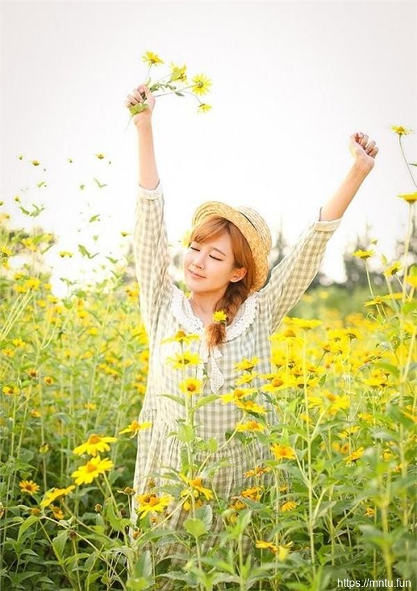 田园风清纯女孩气质艺术照