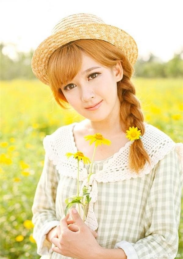 田园风清纯女孩气质艺术照