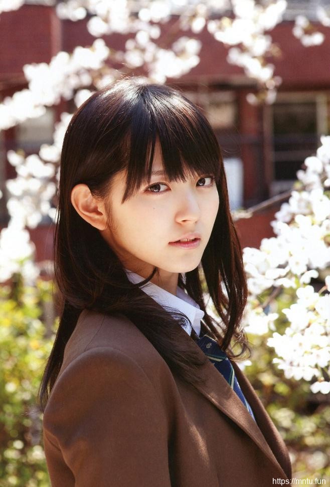 五官精致氧气美女清纯养眼图片