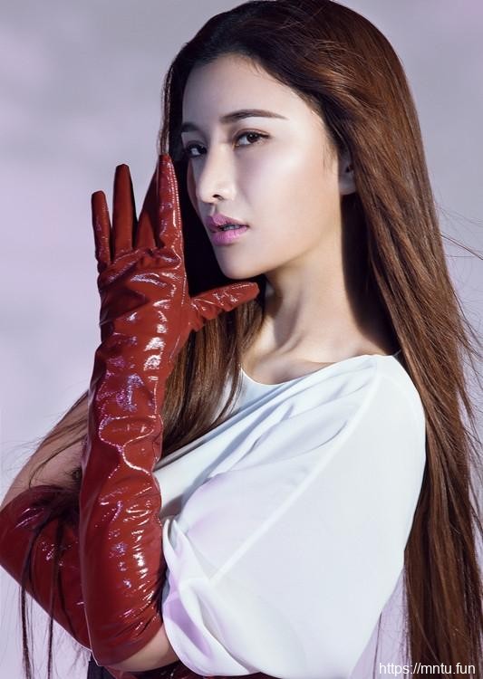 五官精致氧气美女清纯养眼图片