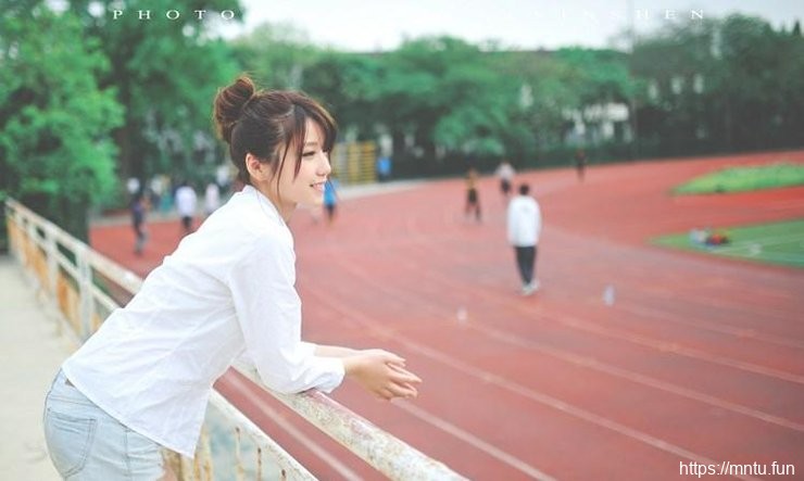 丸子头邻家清纯少女小清新外拍