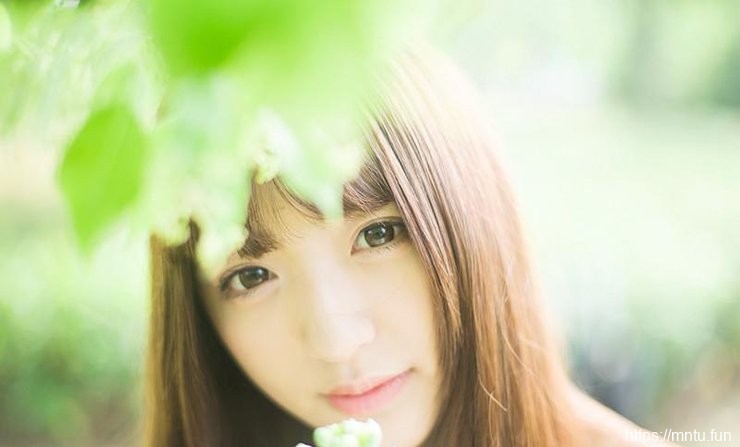 长发素颜清纯少女个人写真照