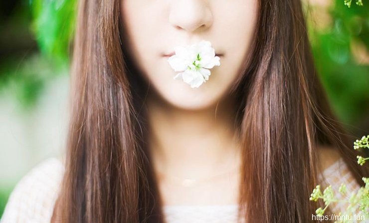 长发素颜清纯少女个人写真照
