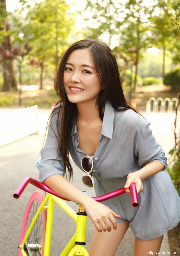 漂亮清纯女生冯文砚高清生活照