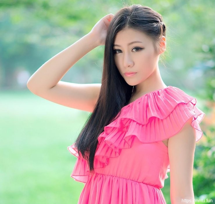 长发清纯美女田园风个人写真集