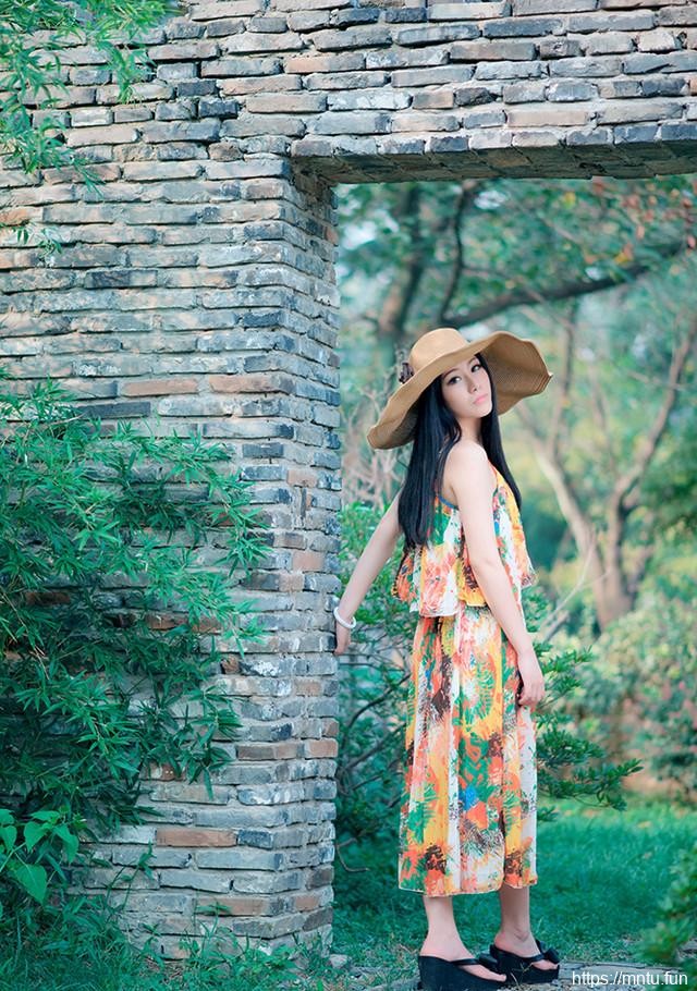 长发清纯美女田园风个人写真集