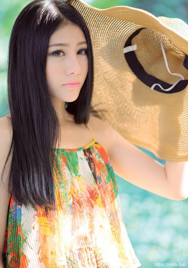 长发清纯美女田园风个人写真集