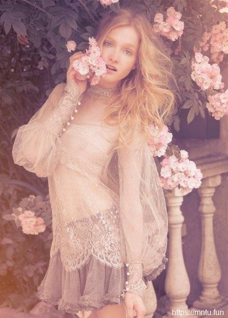 惊艳清纯美女唯美艺术写真照