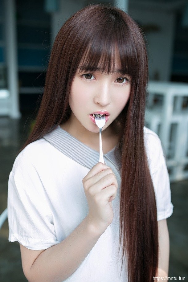 最清纯气质校花张楚Aimee校园生活照