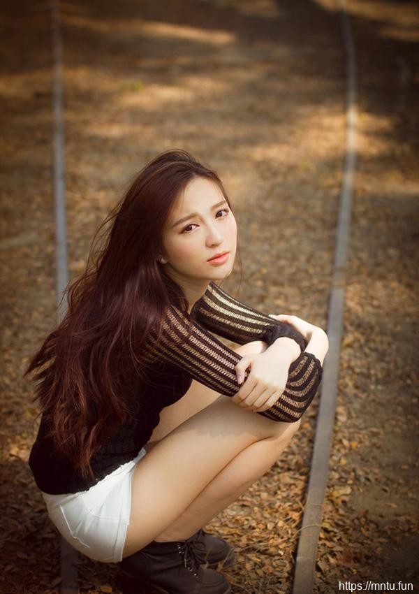 清纯少女照片长腿诱惑写真