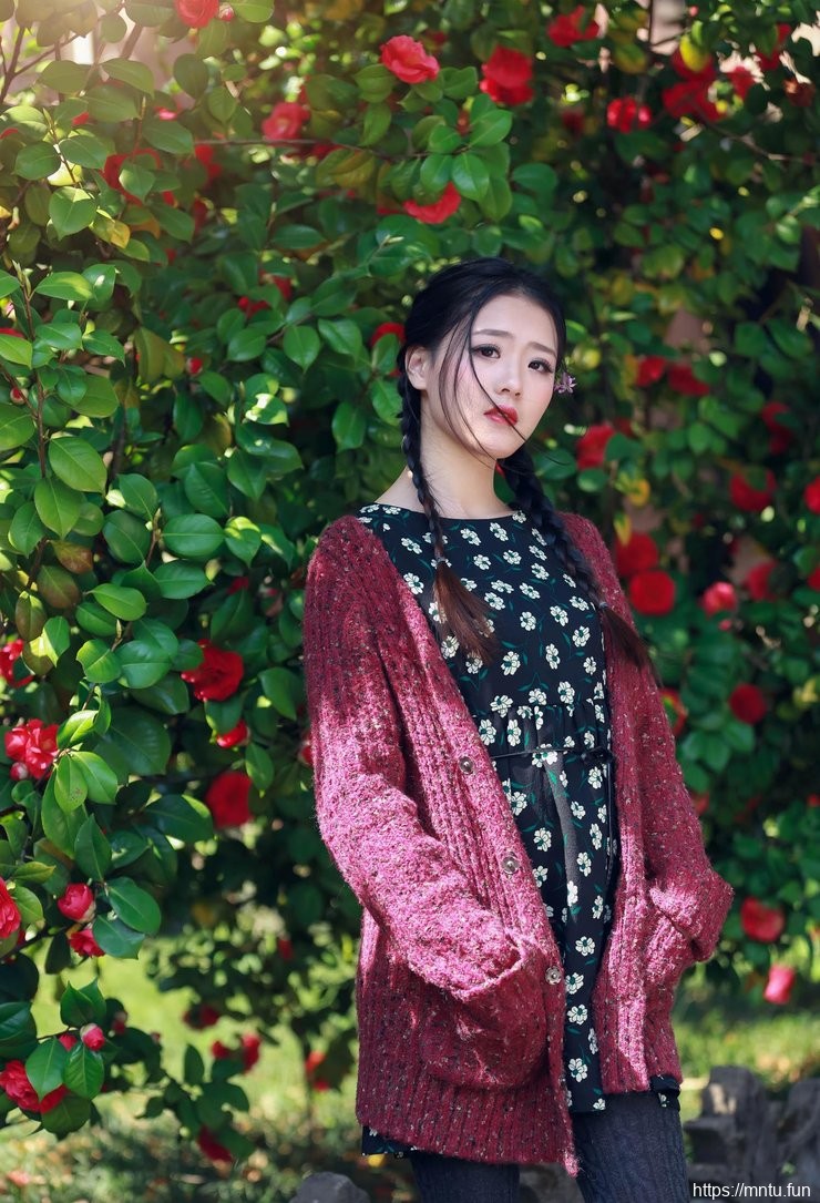 清纯校园女生可爱迷人写真