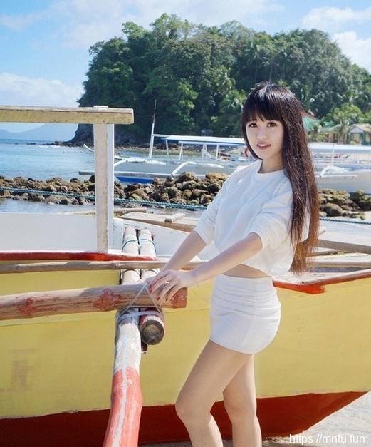 清纯型的女生大眼白皙写真摄影