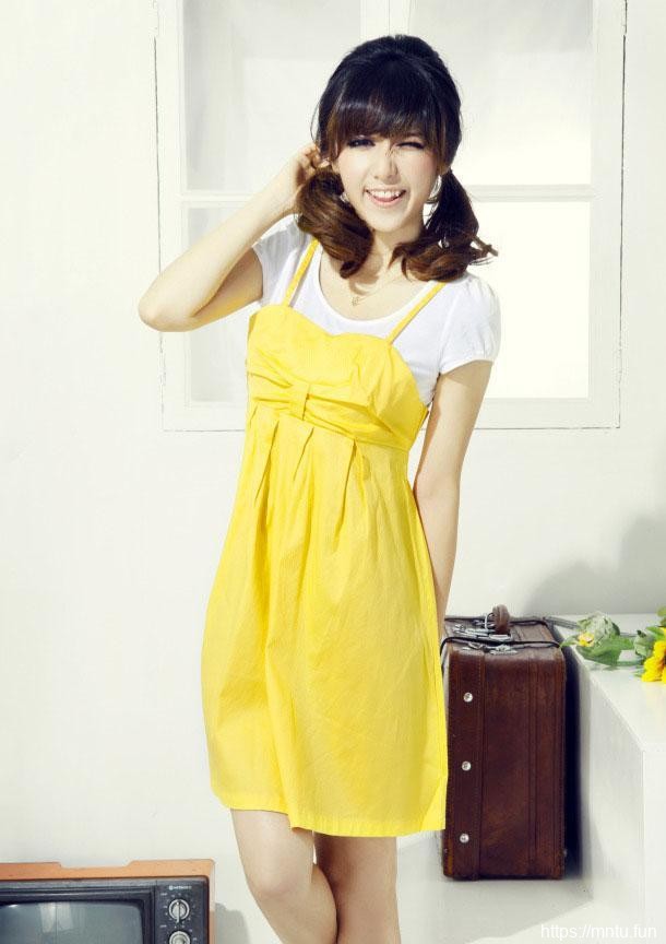 年轻清纯少女迷人写真私房照