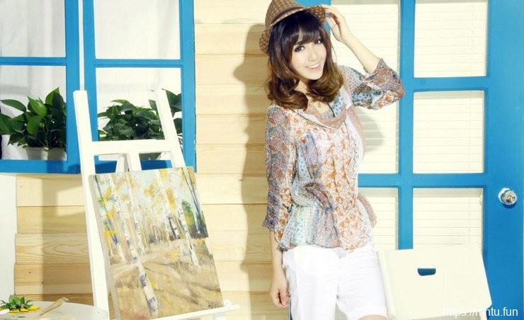 年轻清纯少女迷人写真私房照