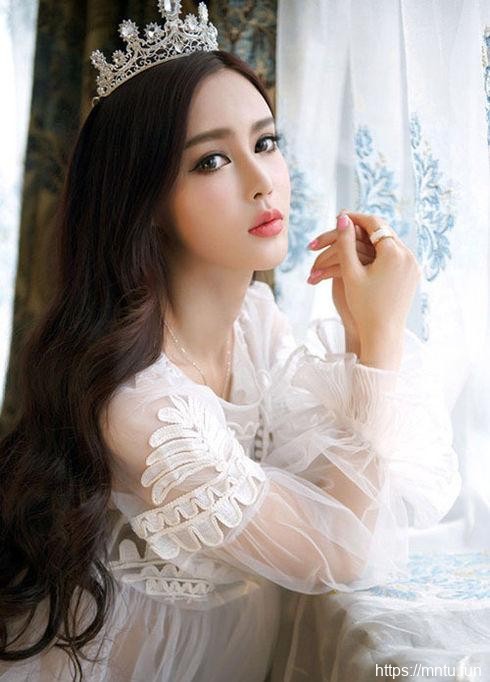 女生清纯装扮迷人朦胧美写真摄影