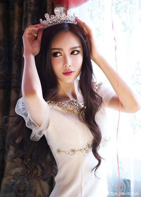 女生清纯装扮迷人朦胧美写真摄影