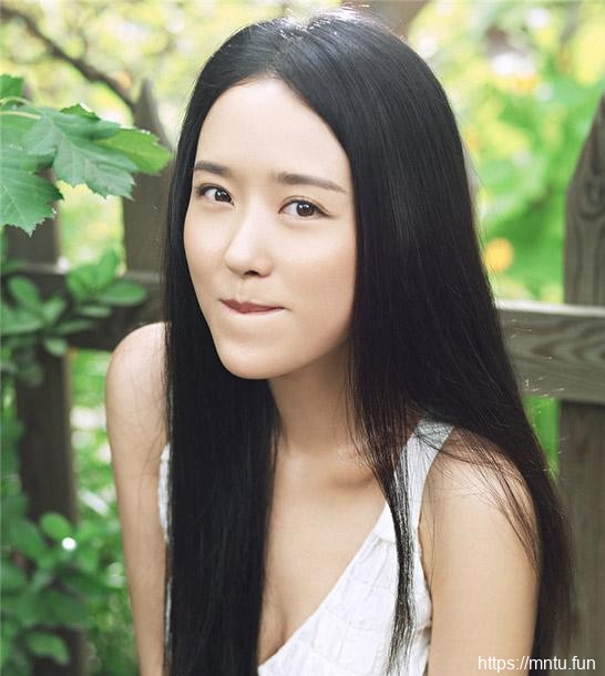 白嫩女神性感脱俗诱惑写真摄影