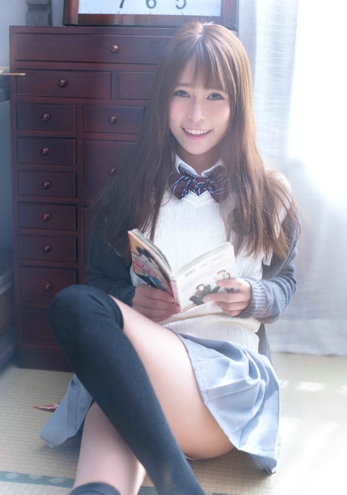 美腿学生小企鹅Carol酱清纯私房诱惑