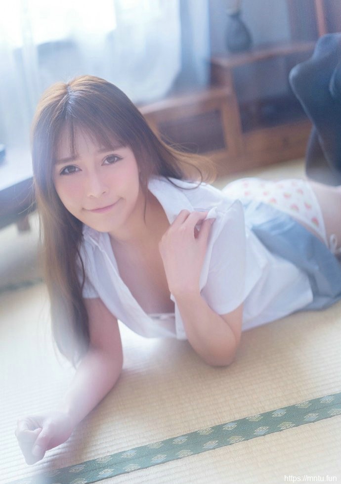 美腿学生小企鹅Carol酱清纯私房诱惑